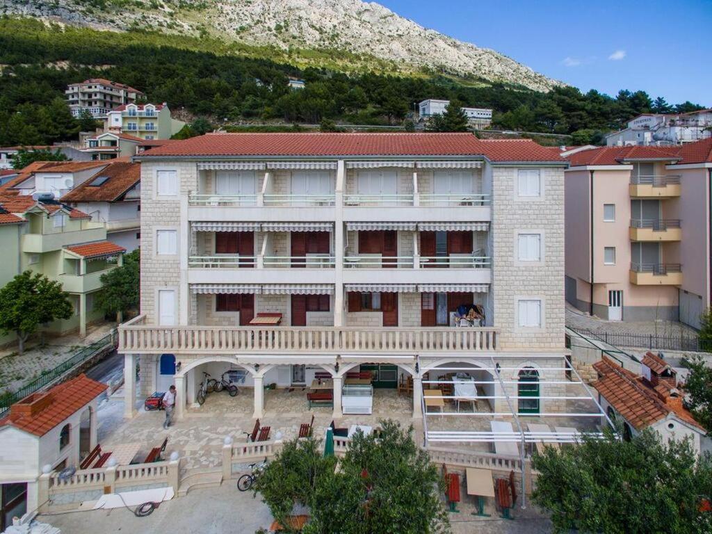 Apartments Tihomir Musac Omiš Екстериор снимка