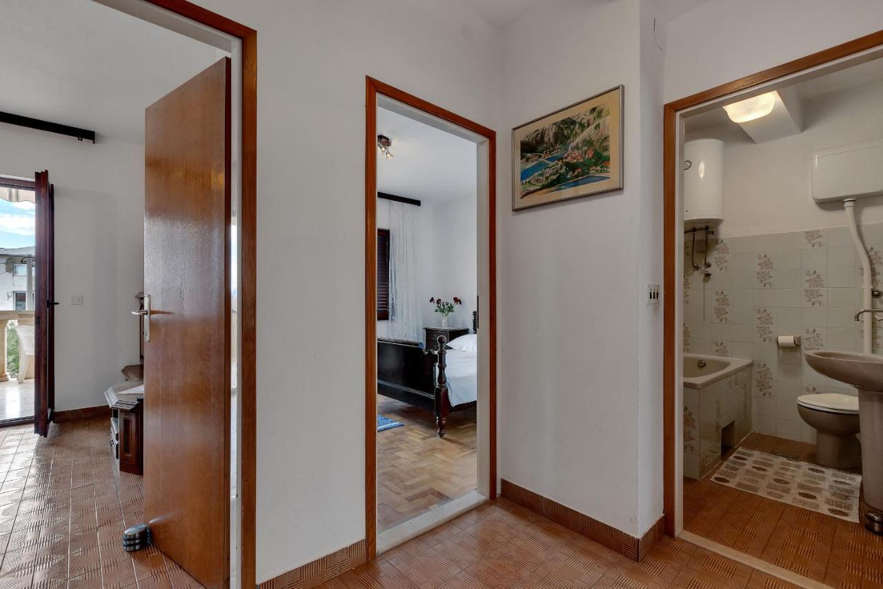 Apartments Tihomir Musac Omiš Екстериор снимка