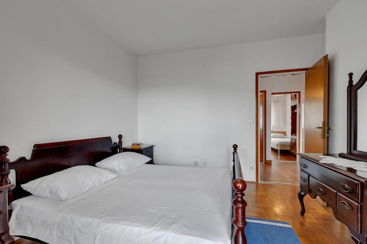 Apartments Tihomir Musac Omiš Екстериор снимка