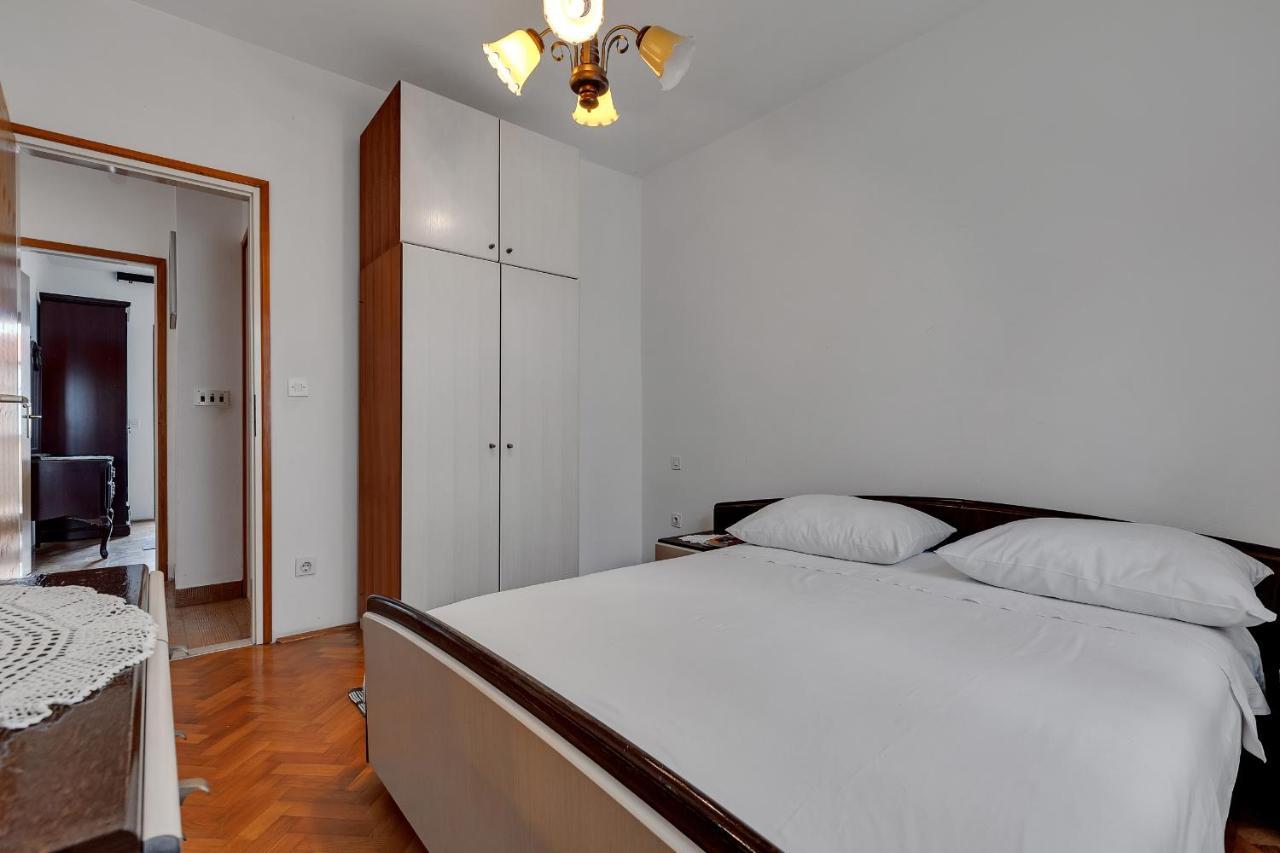 Apartments Tihomir Musac Omiš Екстериор снимка