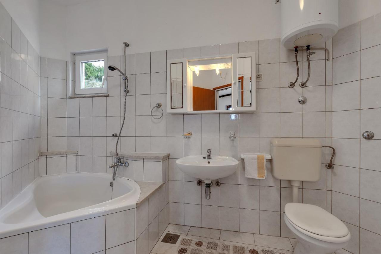 Apartments Tihomir Musac Omiš Екстериор снимка