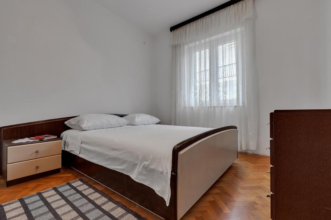 Apartments Tihomir Musac Omiš Екстериор снимка