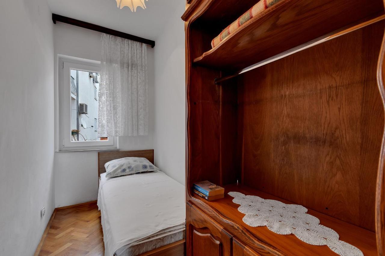 Apartments Tihomir Musac Omiš Екстериор снимка
