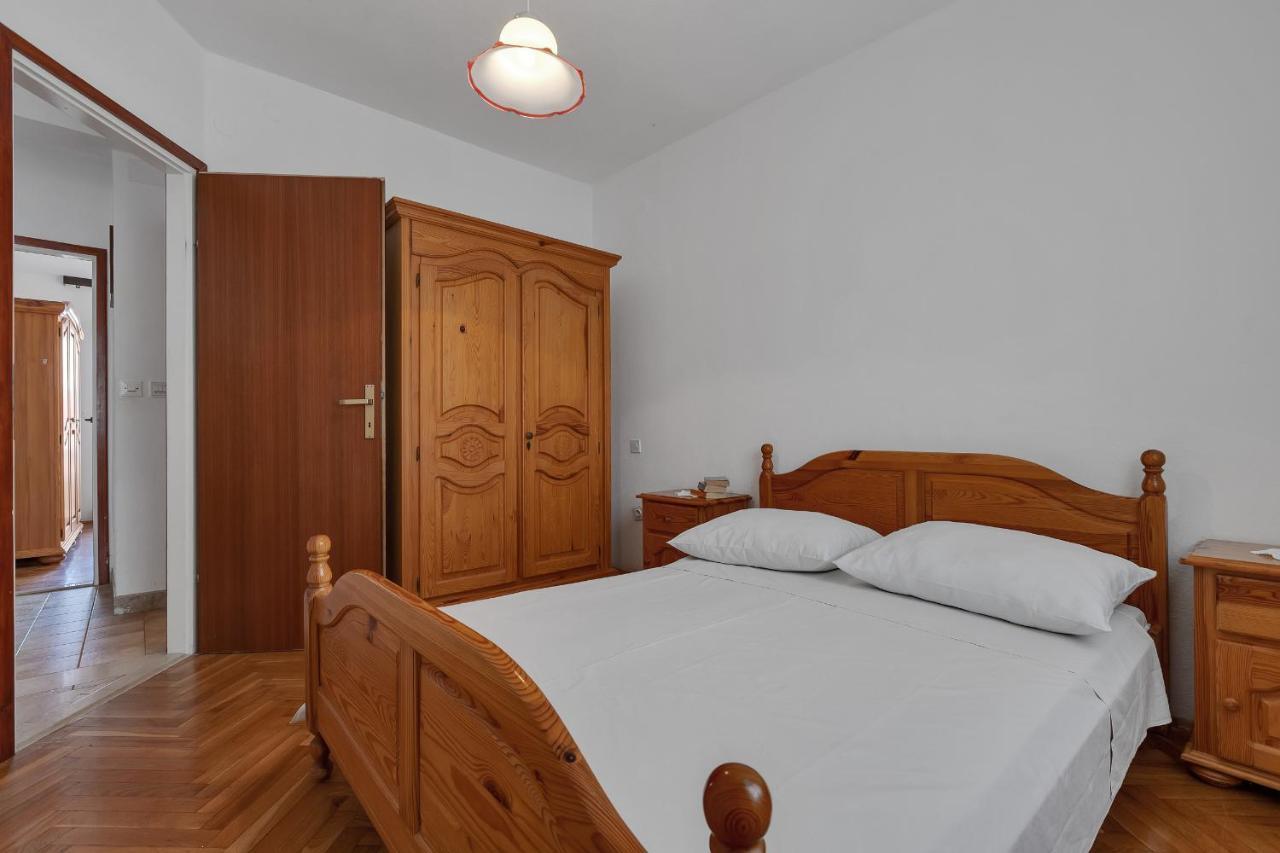 Apartments Tihomir Musac Omiš Екстериор снимка