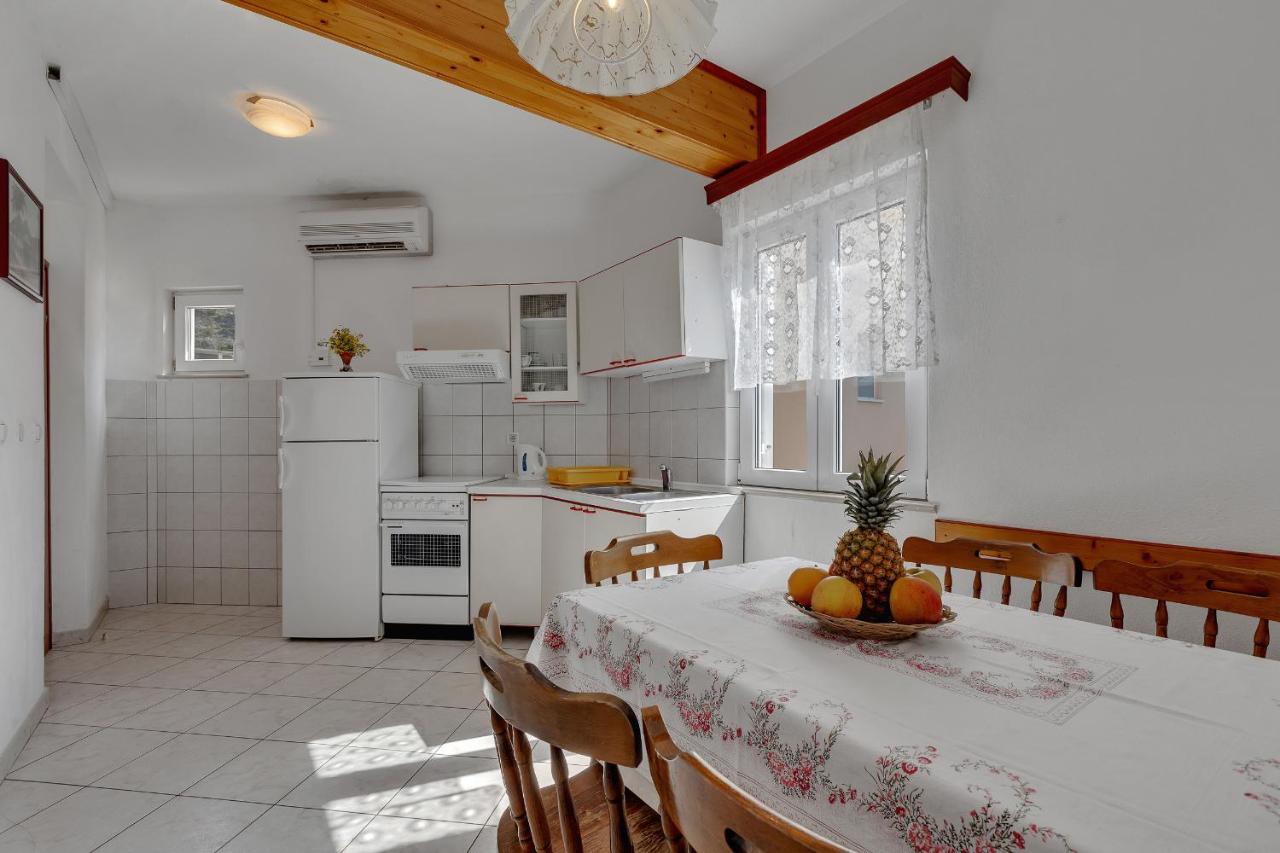 Apartments Tihomir Musac Omiš Екстериор снимка