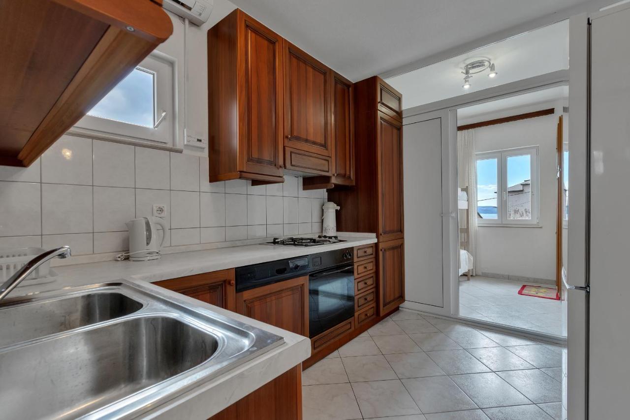 Apartments Tihomir Musac Omiš Екстериор снимка