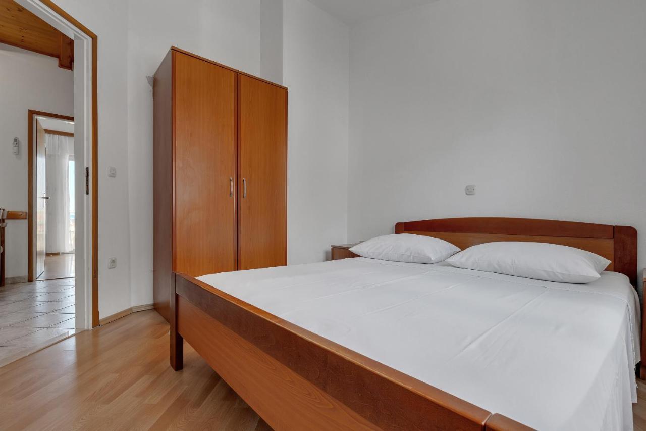 Apartments Tihomir Musac Omiš Екстериор снимка