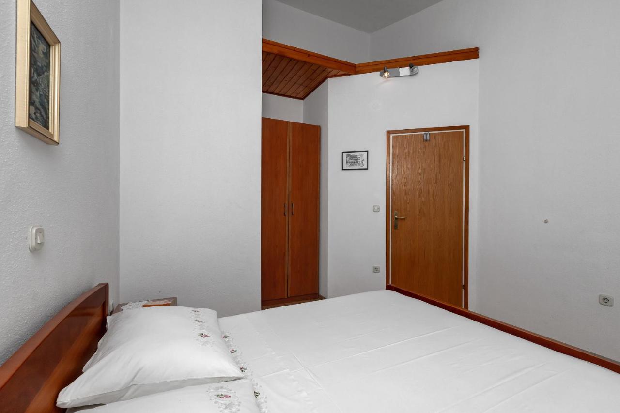 Apartments Tihomir Musac Omiš Екстериор снимка