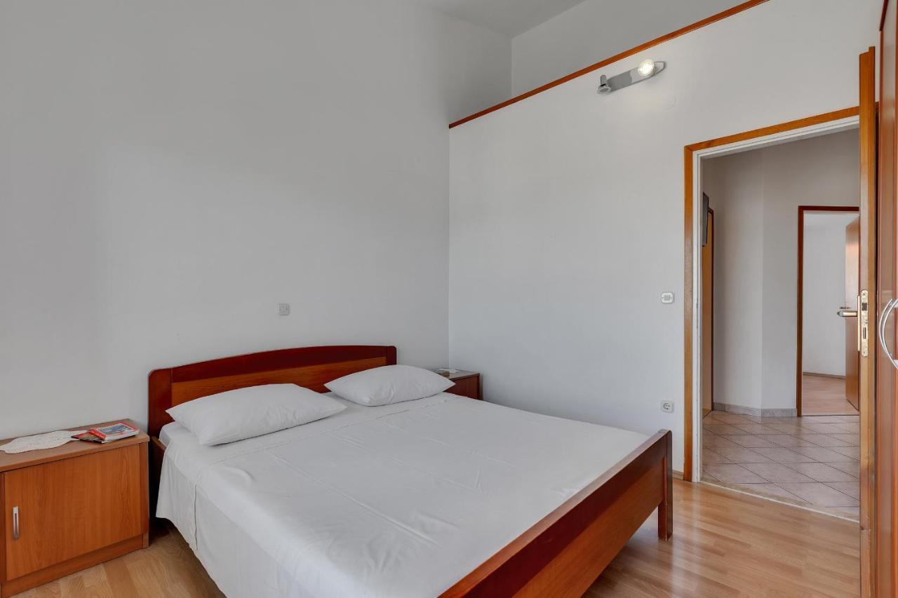 Apartments Tihomir Musac Omiš Екстериор снимка