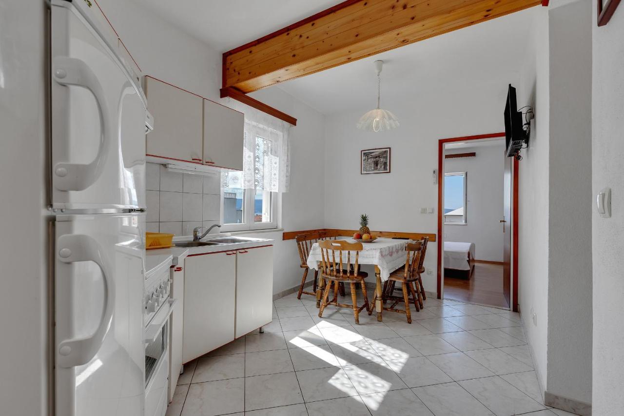Apartments Tihomir Musac Omiš Екстериор снимка