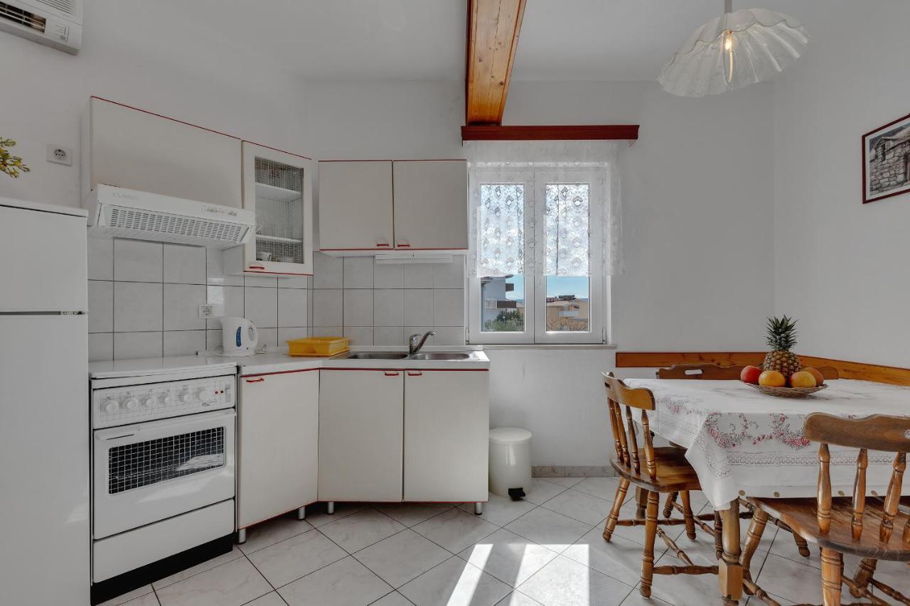 Apartments Tihomir Musac Omiš Екстериор снимка