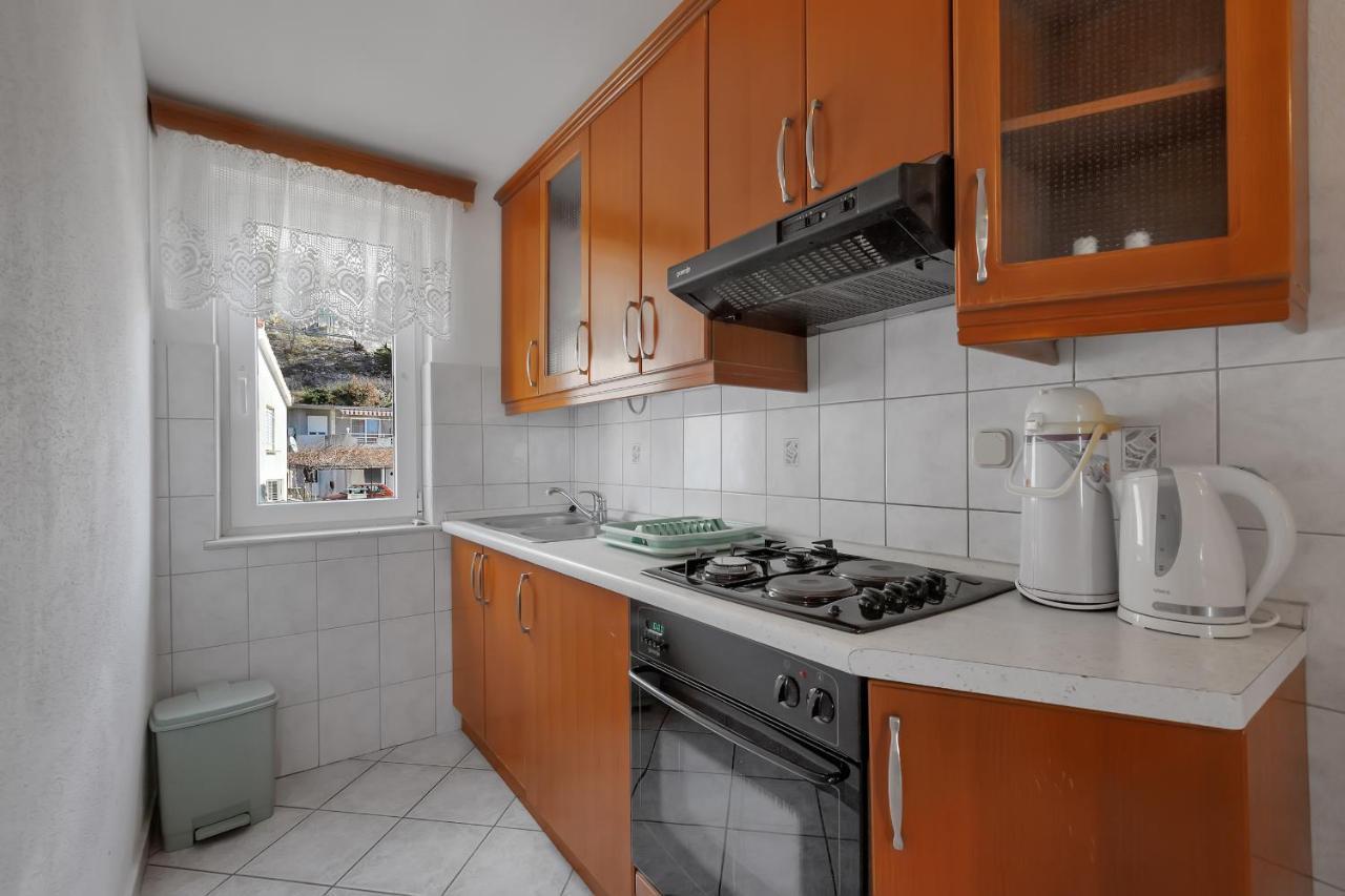 Apartments Tihomir Musac Omiš Екстериор снимка