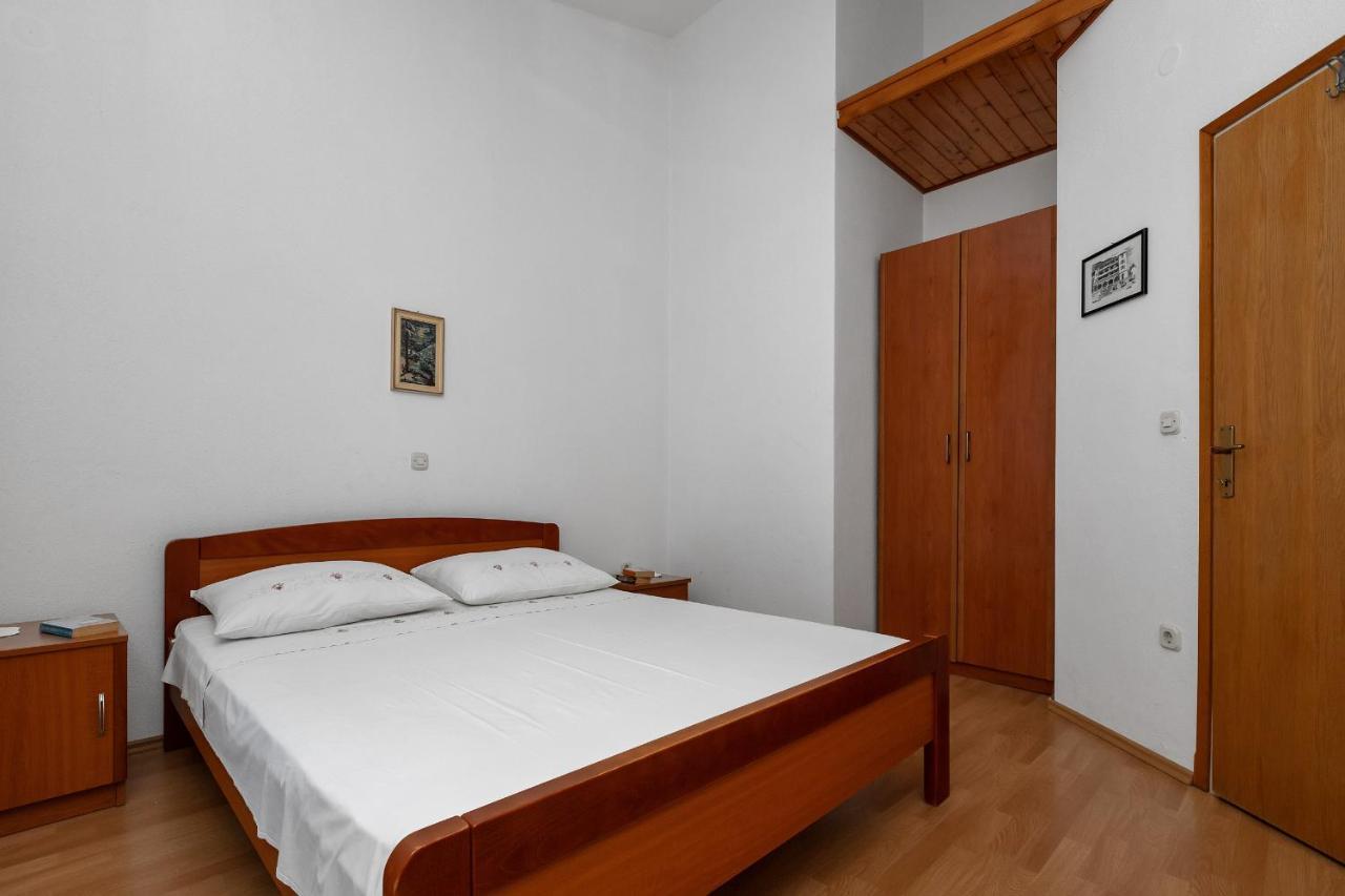 Apartments Tihomir Musac Omiš Екстериор снимка