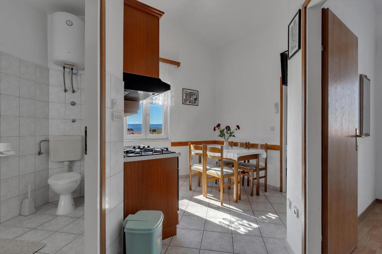 Apartments Tihomir Musac Omiš Екстериор снимка